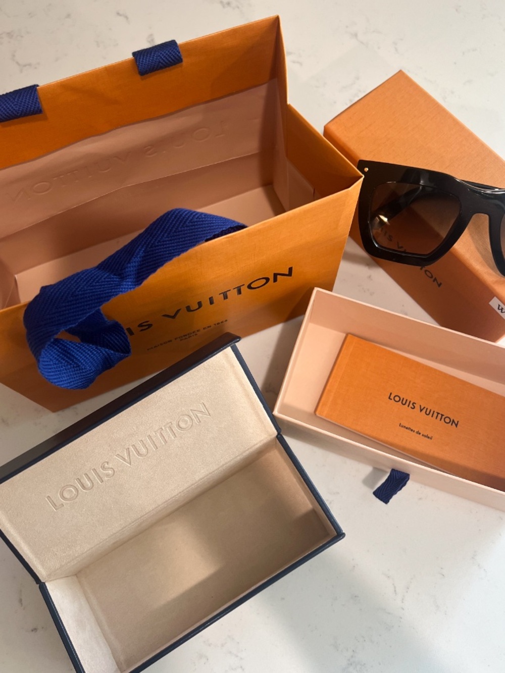 Louis Vuitton Sunglasses - Picture 7 of 7